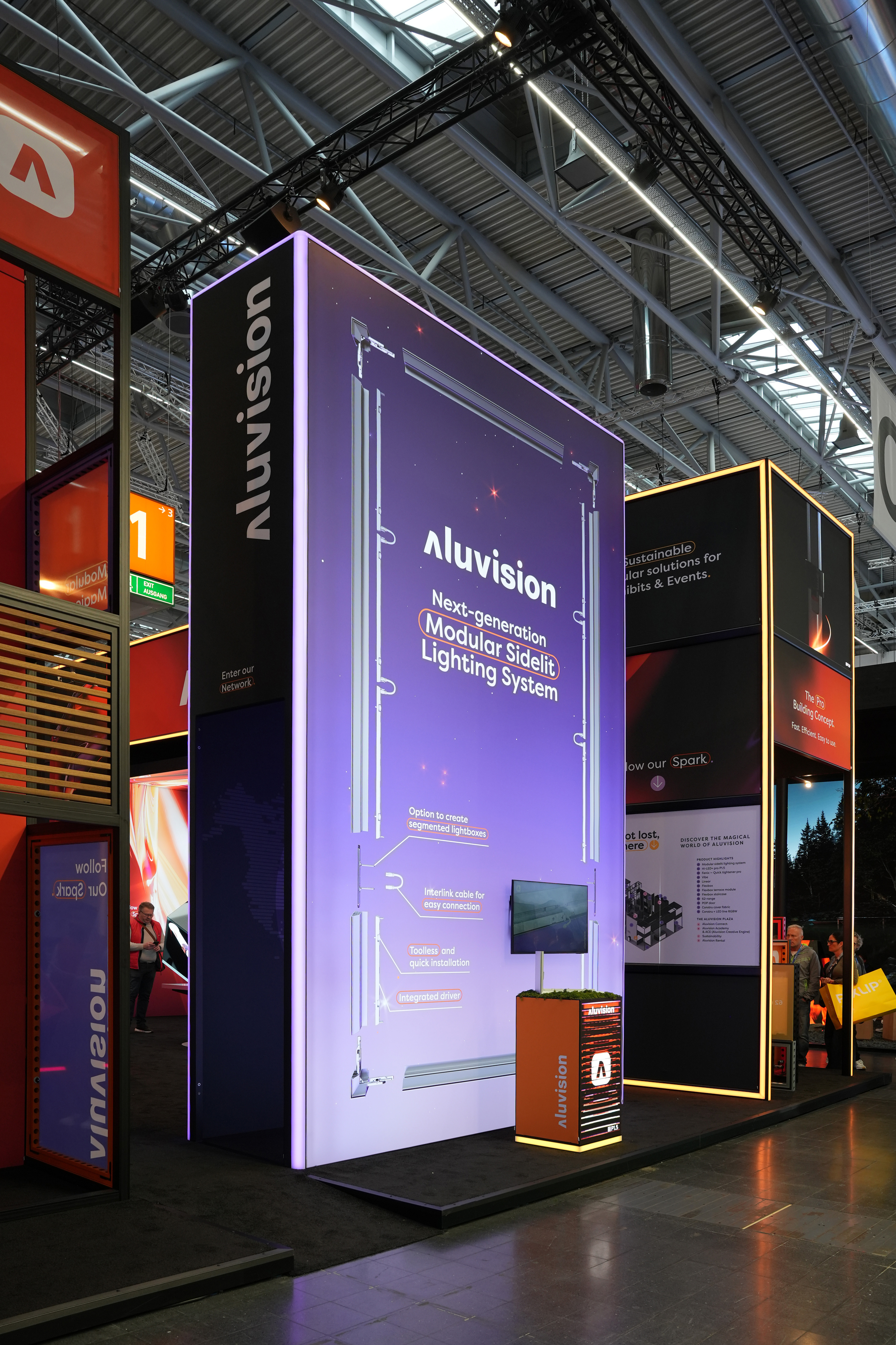 NEW: Modular sidelit lighting system